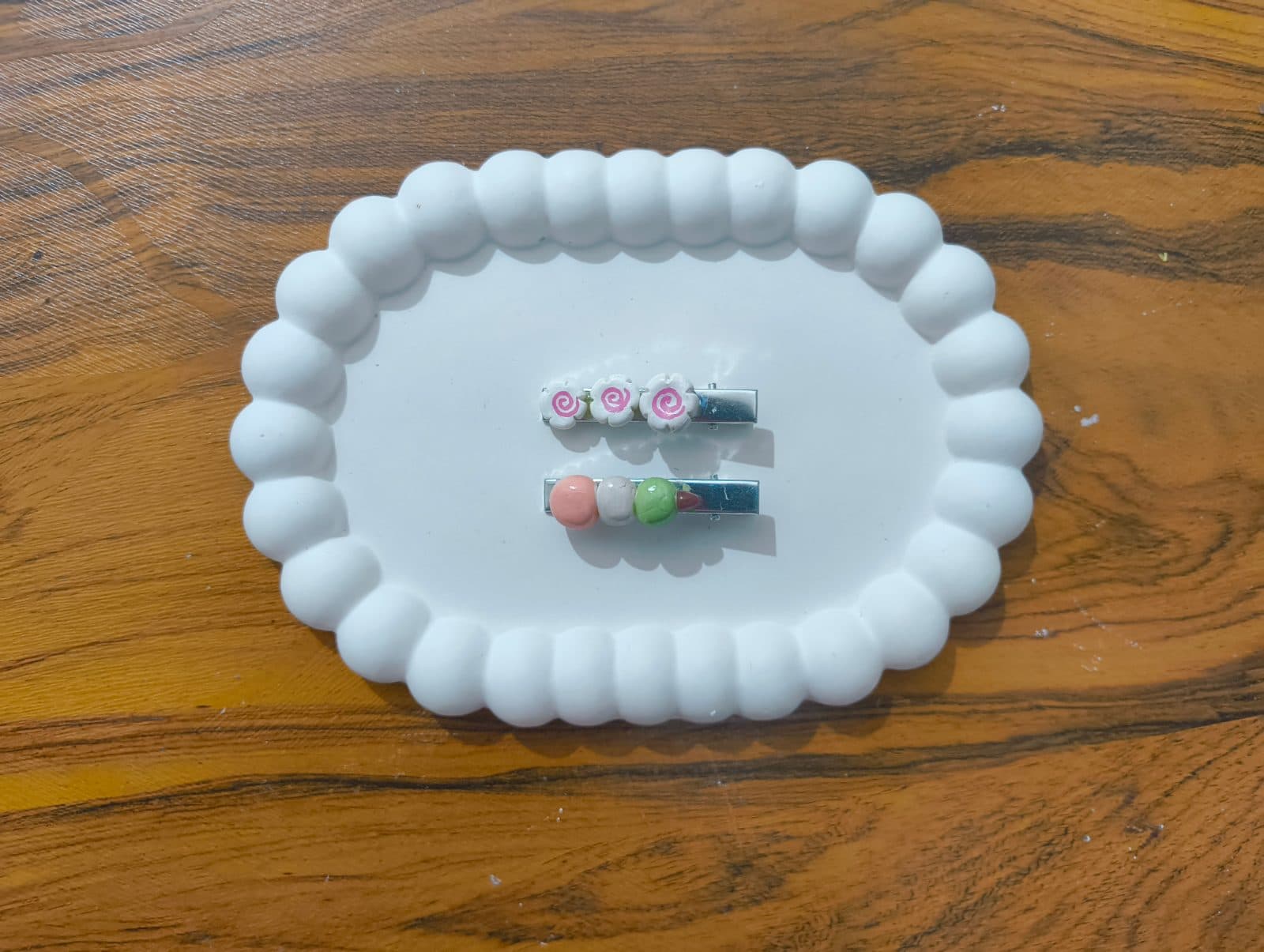 Japanese sweet clips