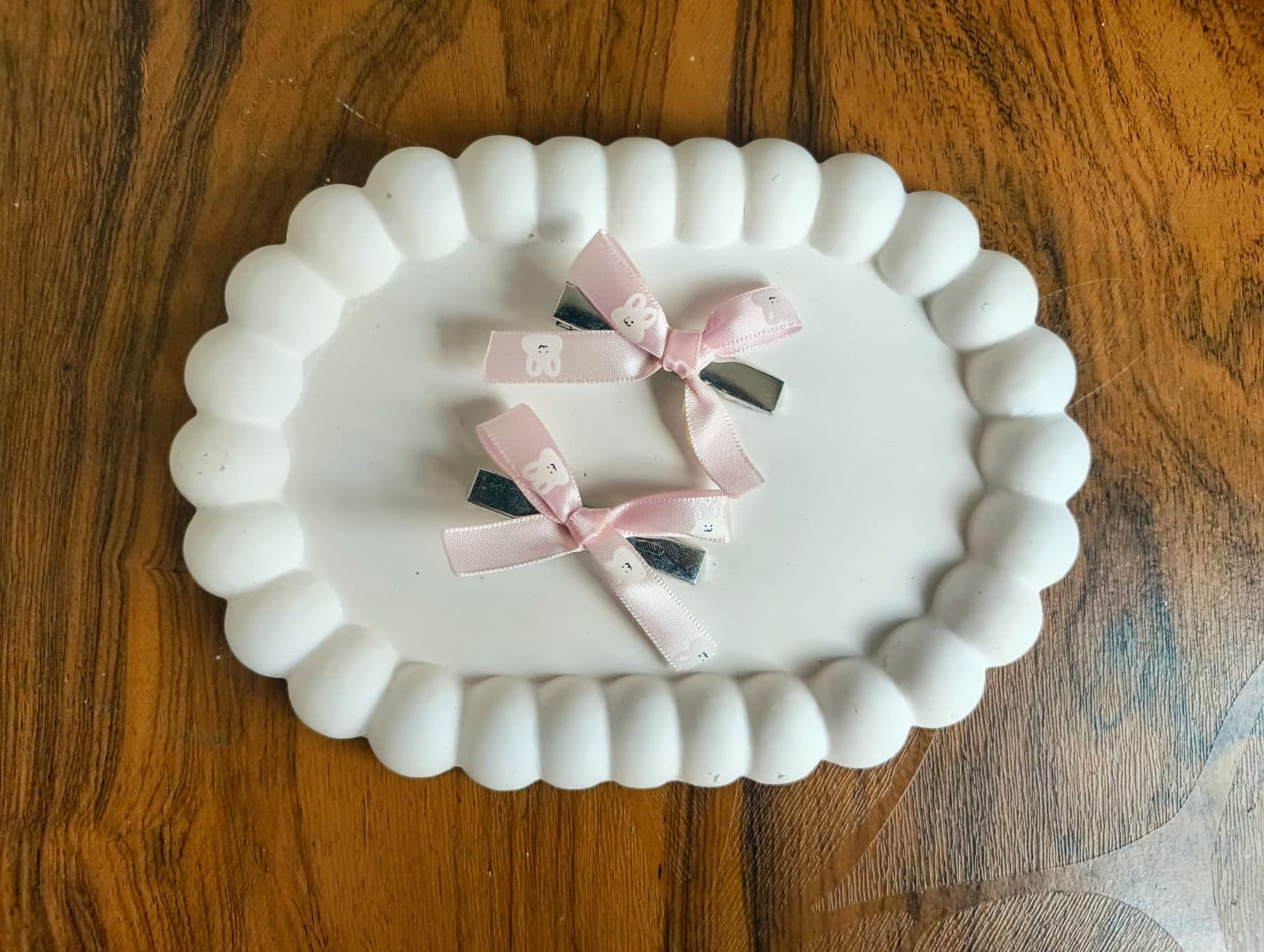 Pink bow clips